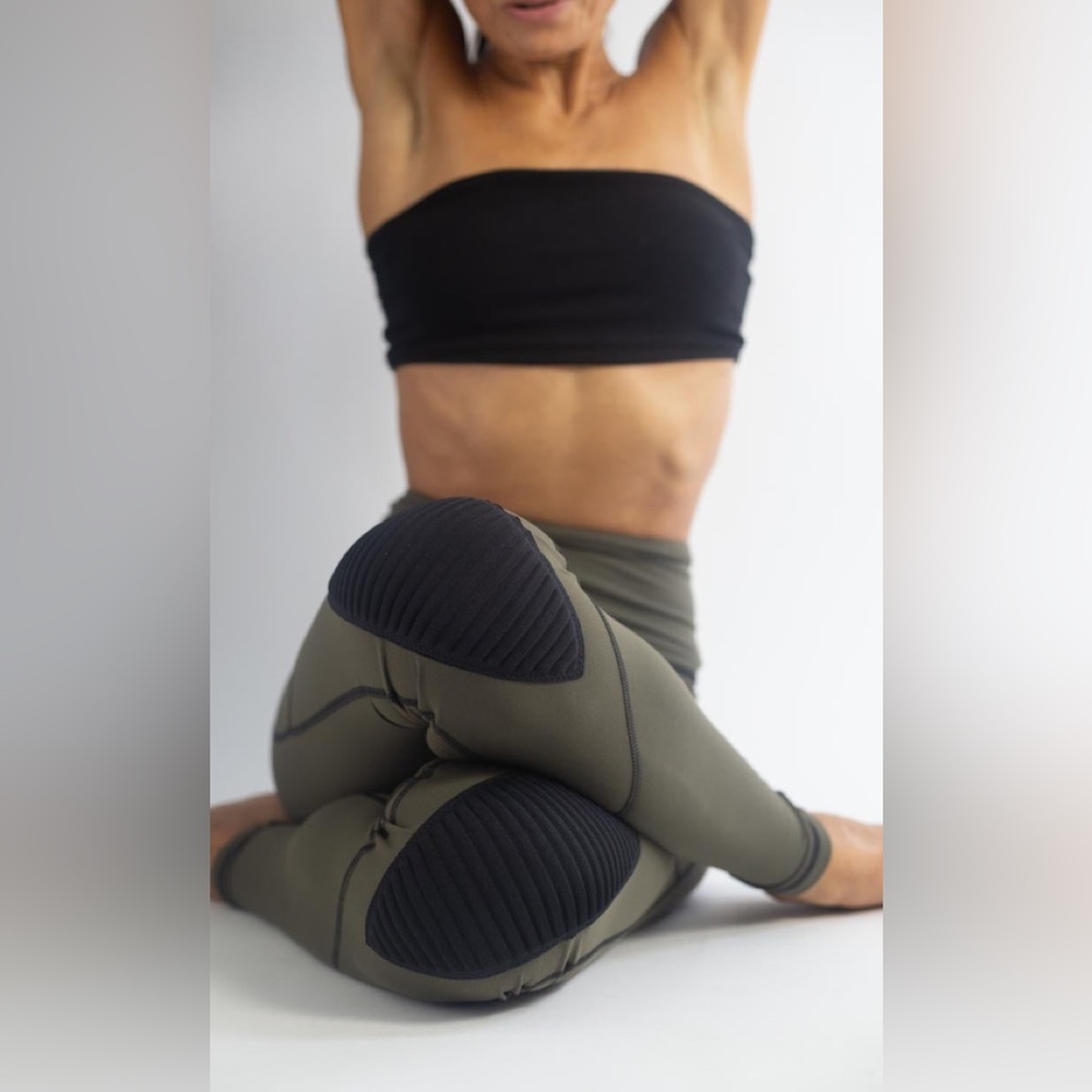 Women’s MAAT Size Small The 1.0 Legging Padded Yoga Leggings Army Green NWT USA